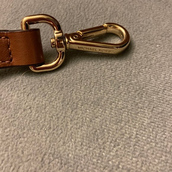 ⭐️ Michael Kors Sutton Satchel - Picture 8 of 8